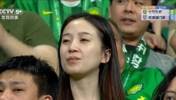 你觉得咋样？中超观众席上的国安女球迷