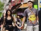 有点甜！李添荣女友发博晒二人的甜蜜合照